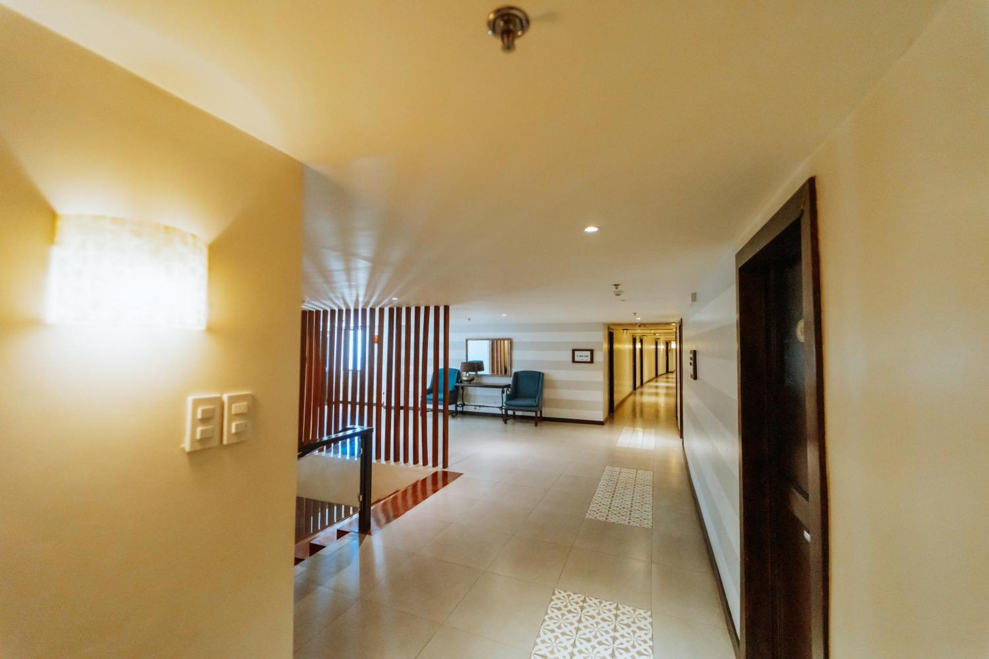 Sugarland Hotel Баколод Экстерьер фото
