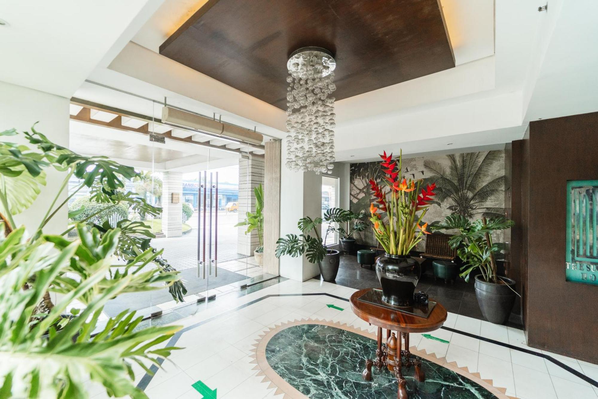 Sugarland Hotel Баколод Экстерьер фото