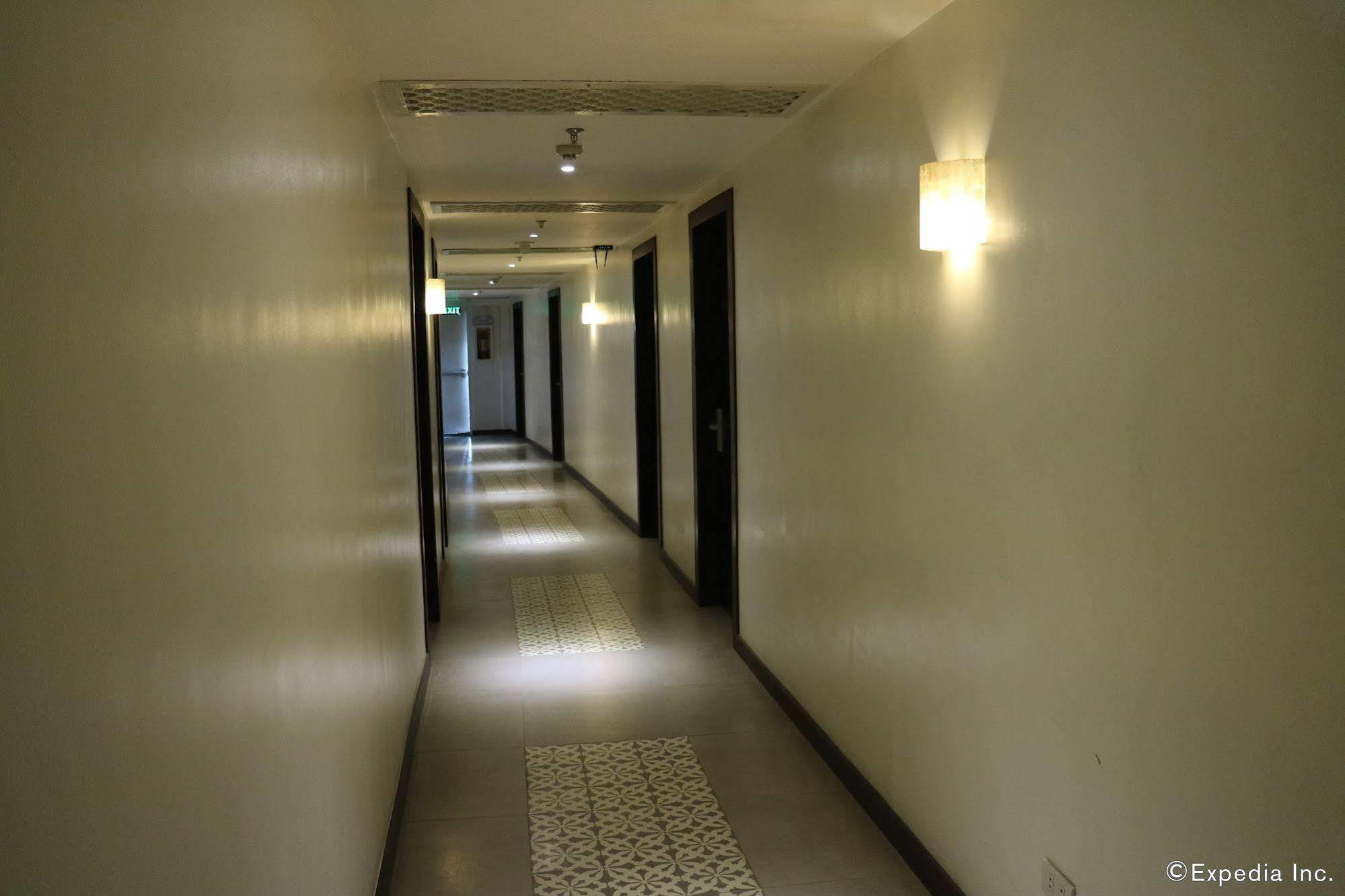 Sugarland Hotel Баколод Экстерьер фото